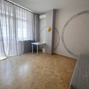 Продается 3-х комнатная квартира, 130 м²