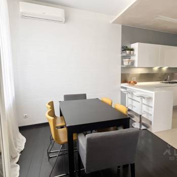 Продается 3-х комнатная квартира, 130 м²