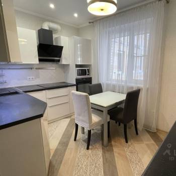 Сдается Многокомнатная квартира, 68 м²