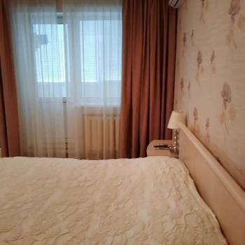 Сдается 1-комнатная квартира, 83 м²