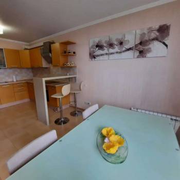 Сдается 1-комнатная квартира, 83 м²
