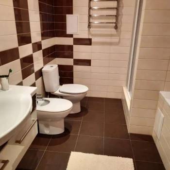 Сдается 1-комнатная квартира, 83 м²