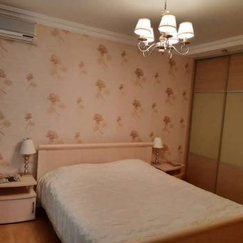 Сдается 1-комнатная квартира, 83 м²