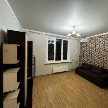 Сдается 1-комнатная квартира, 38 м²