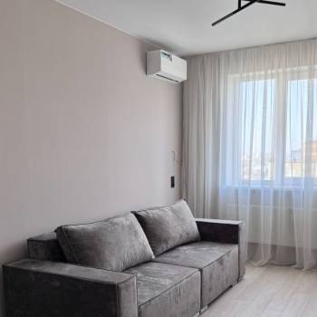 Продается 1-комнатная квартира, 40,6 м²