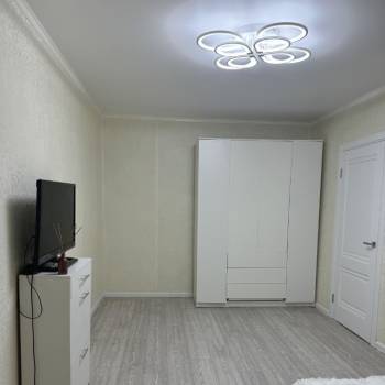 Продается 1-комнатная квартира, 35 м²