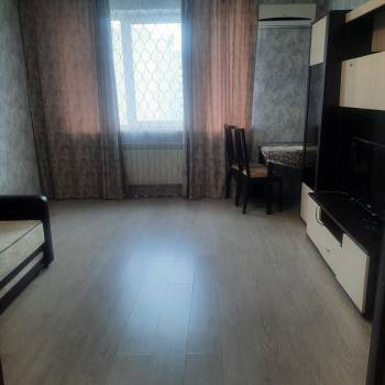 Сдается 1-комнатная квартира, 39 м²