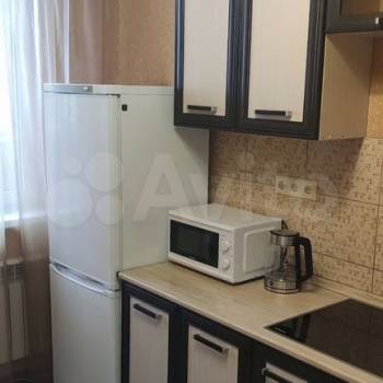 Продается 1-комнатная квартира, 42 м²