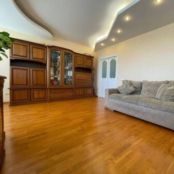 Продается 3-х комнатная квартира, 109 м²