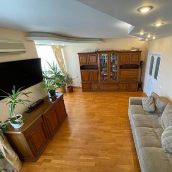 Продается 3-х комнатная квартира, 109 м²