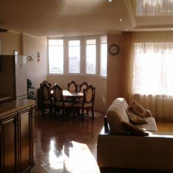 Сдается 2-х комнатная квартира, 73 м²