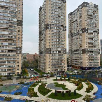 Продается 1-комнатная квартира, 45 м²