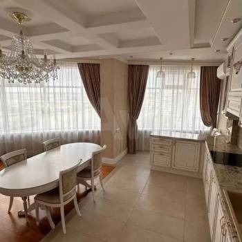 Продается 3-х комнатная квартира, 122 м²