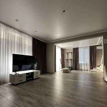 Продается Многокомнатная квартира, 160 м²