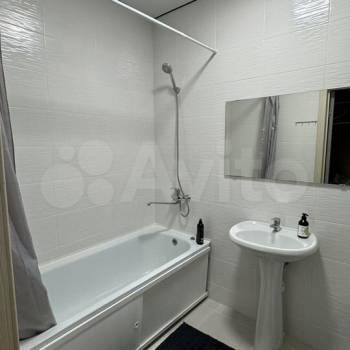 Продается 1-комнатная квартира, 37 м²