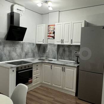 Продается 1-комнатная квартира, 37 м²