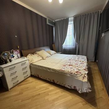 Продается Многокомнатная квартира, 99,6 м²