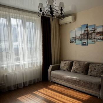 Сдается 1-комнатная квартира, 38 м²