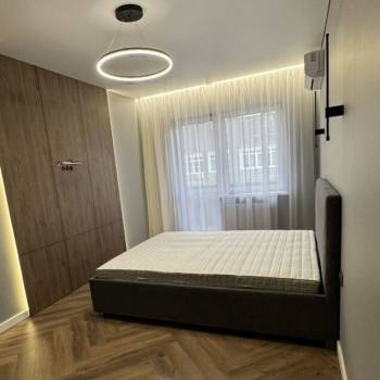 Продается 1-комнатная квартира, 37 м²