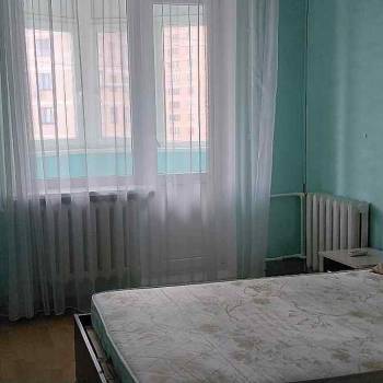 Сдается 1-комнатная квартира, 64 м²