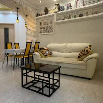 Продается 1-комнатная квартира, 61 м²