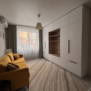 Продается 1-комнатная квартира, 37 м²