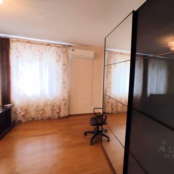 Сдается 1-комнатная квартира, 50 м²