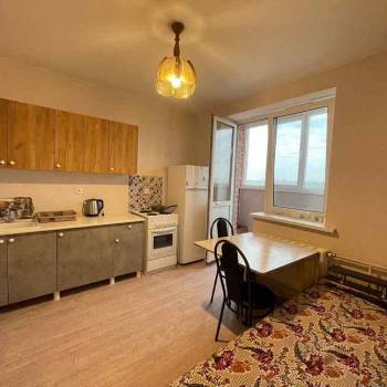 Сдается 1-комнатная квартира, 39 м²