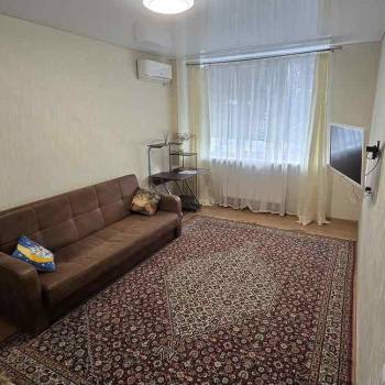 Сдается 1-комнатная квартира, 37 м²