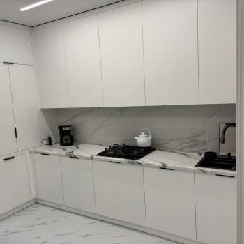 Продается 1-комнатная квартира, 42 м²