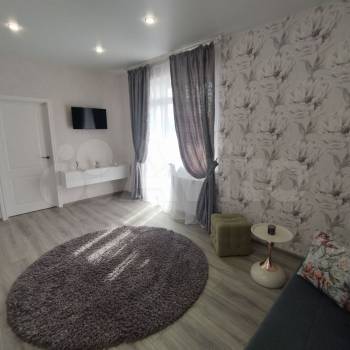 Продается 1-комнатная квартира, 63 м²
