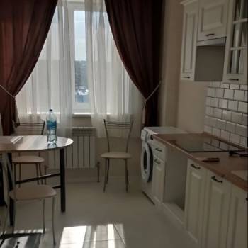 Сдается 1-комнатная квартира, 42 м²