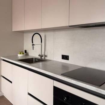 Продается 1-комнатная квартира, 42 м²