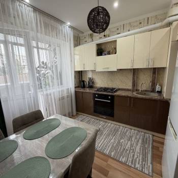 Продается 1-комнатная квартира, 35 м²