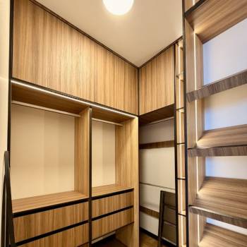 Продается Многокомнатная квартира, 120 м²