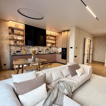 Продается Многокомнатная квартира, 120 м²