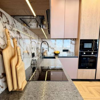 Продается Многокомнатная квартира, 120 м²