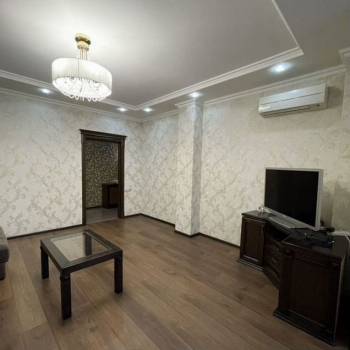 Сдается 1-комнатная квартира, 57 м²