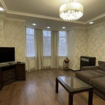 Сдается 1-комнатная квартира, 57 м²