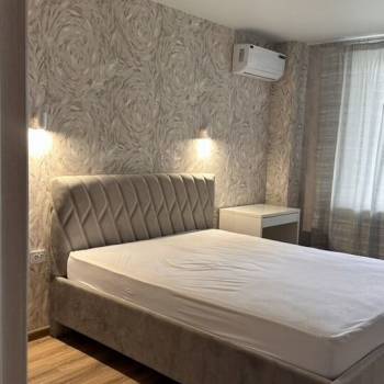 Сдается 1-комнатная квартира, 52 м²