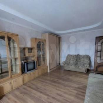 Продается 1-комнатная квартира, 42 м²