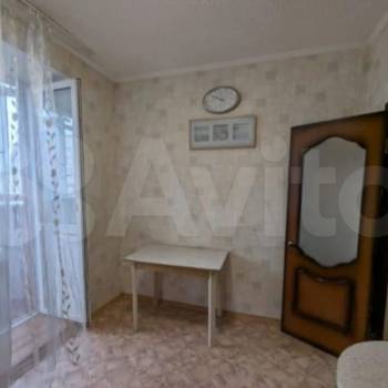 Продается 1-комнатная квартира, 42 м²