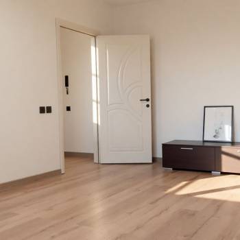 Продается 1-комнатная квартира, 40 м²