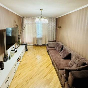 Продается Многокомнатная квартира, 99 м²