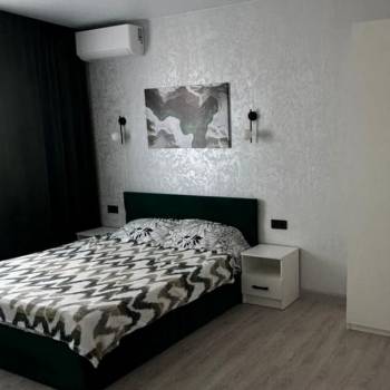 Продается 1-комнатная квартира, 42 м²