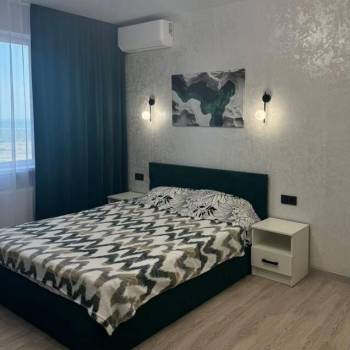 Продается 1-комнатная квартира, 42 м²