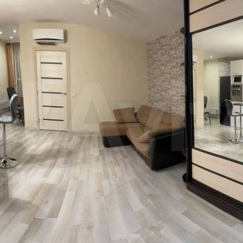 Сдается 1-комнатная квартира, 42 м²