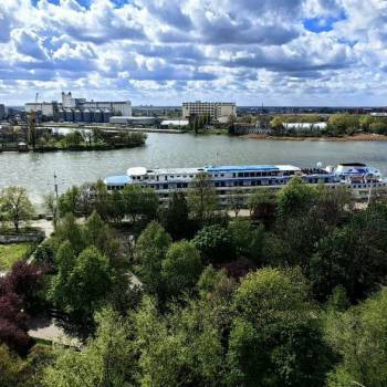 Продается 1-комнатная квартира, 54 м²