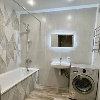 Продается 1-комнатная квартира, 73 м²