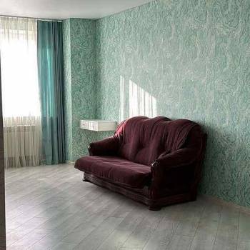 Сдается 1-комнатная квартира, 42 м²